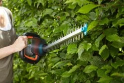 GARDENA Accu Heggenschaar ComfortCut 60/18V P4A Solo 9 GARDENA Accu Heggenschaar ComfortCut 60/18V P4A Solo -Tuinartikelen Winkel gardena accu heggenschaar comfortcut 60 18v p4a solo 1500x1000 640af31d43994 l