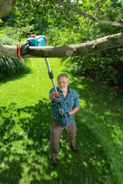 GARDENA Accu Telescopische Snoeizaag TCS 20/18 P4A Set -Tuinartikelen Winkel gardena accu telescopische snoeizaag tcs 20 18 p4a set 1000x1500 640af323285d7 l