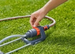 GARDENA Zwenksproeier Aqua S - 90-220m2 -Tuinartikelen Winkel gardena zwenksproeier aqua s 90 220m2 1619704740 l